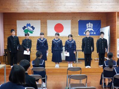 新生徒会役員あいさつ