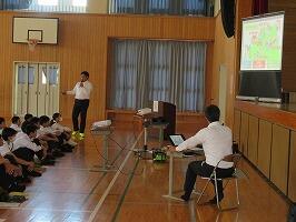 講話の様子２