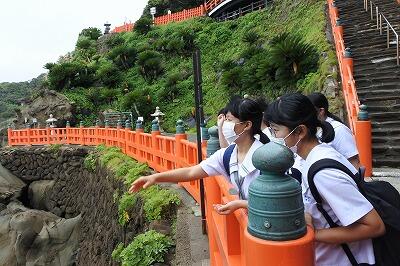 鵜戸神宮で運玉投げ