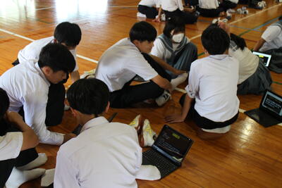 討議　学級での話し合い