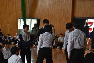 ３年　あっち向いてホイ