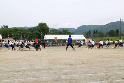 １４　全校団技「綱引き」