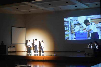 ２年発表　職場体験学習を通して