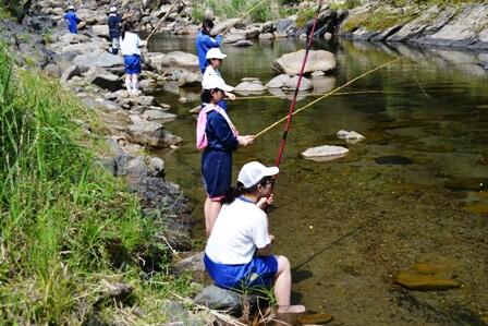 5/24　中学生の環境学習　魚釣り