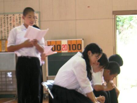 中学生の劇の練習風景