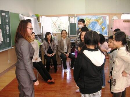 国際交流員の先生と遊ぼう!