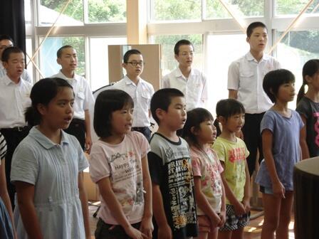 歌声が響いています