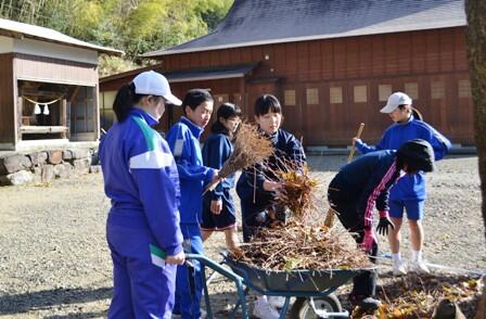 神社の清掃