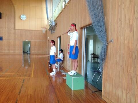 実行委員長の指示で練習