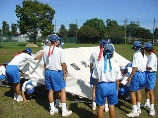 テントの幌を元に戻します