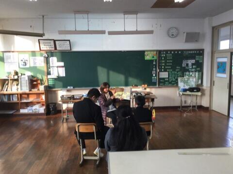 絵本の読み聞かせ