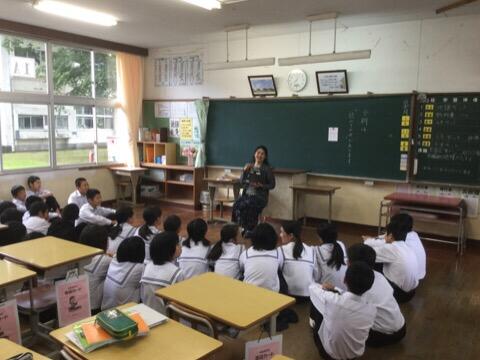 絵本の読み聞かせ