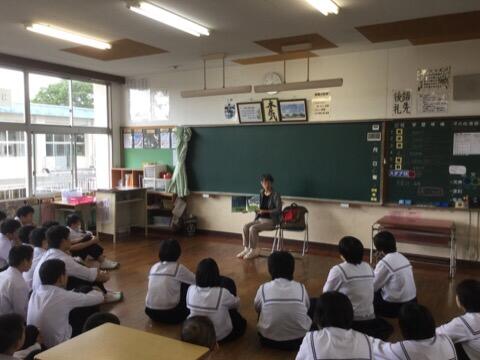 絵本の読み聞かせ