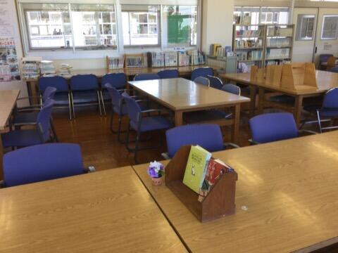 図書室へ