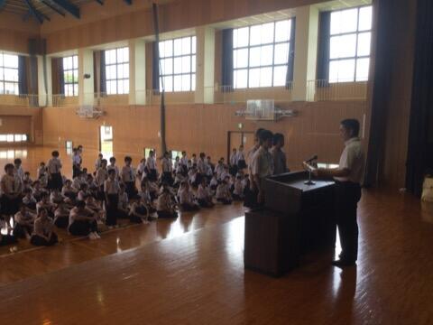 全校集会