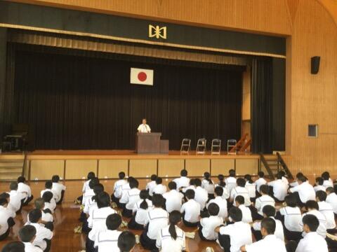 始業式のようす