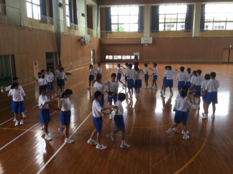 フォークダンス練習