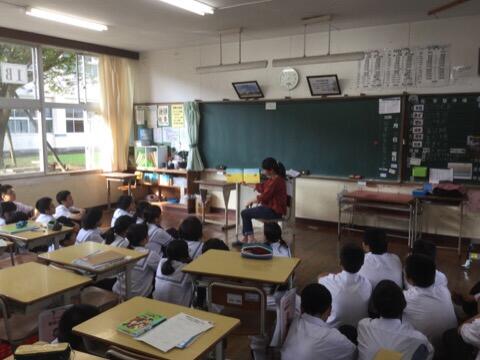 絵本の読み聞かせ