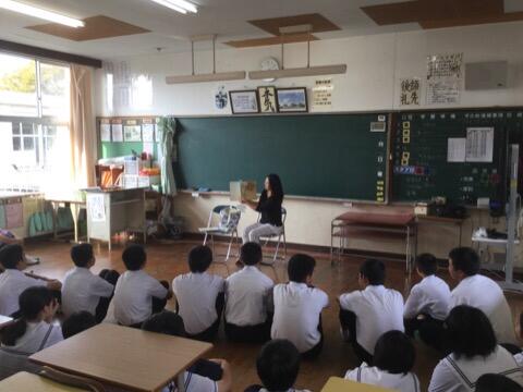 絵本の読み聞かせ