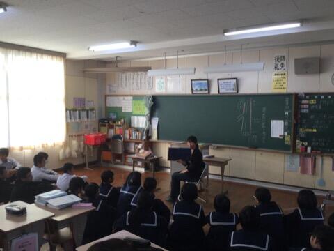 絵本の読み聞かせ