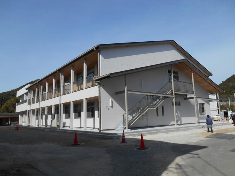 校舎東南の方から