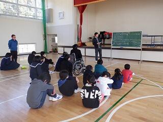 体育館での説明