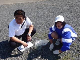 校長先生も一緒に作業しました。