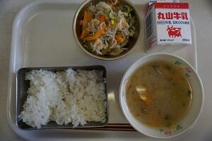 じゃがいもと玉ねぎのみそ汁