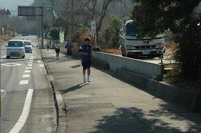 頑張っています。