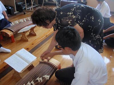 先生の指導を受けています。