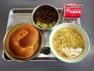 バーガーパン コロッケ ゆでキャベツ コーンスープ バーガーパン コロッケ ゆでキャベツ コーンスープ