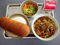 減量コッペパン　　カレーうどん　　甘夏サラダ