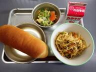 減量コッペパン ジャージャー麺 バンバンジー 減量コッペパン ジャージャー麺 バンバンジー