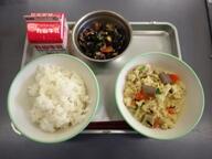 ごはん　　いり豆腐　　ひじきの酢の物