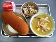 減量コッペパン　　ほうとううどん　　かみかみサラダ