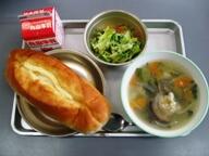 マヨネーズパン 肉団子スープ パインサラダ マヨネーズパン 肉団子スープ パインサラダ