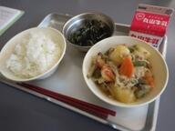 ごはん　　肉じゃが　　いそべ和え