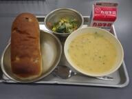 レーズンパン キャロットシチュー 海そうサラダ レーズンパン キャロットシチュー 海そうサラダ