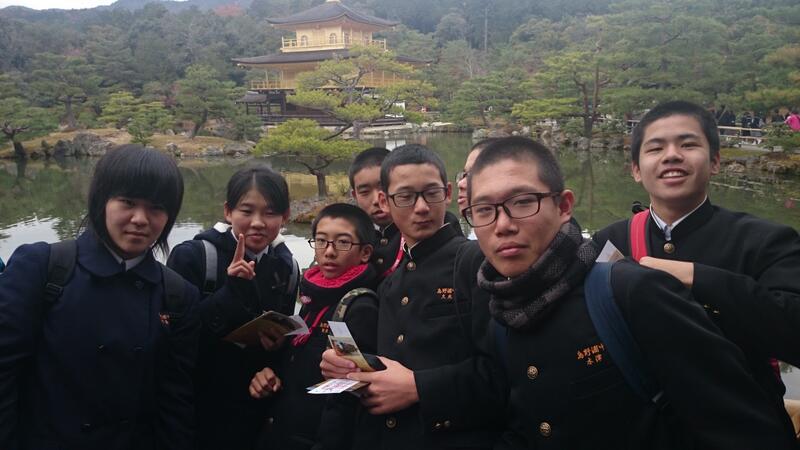 京都　金閣寺にて