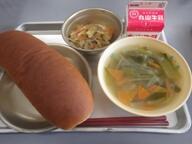 黒糖パン 春雨サラダ 豚肉のソース生姜焼き 黒糖パン 春雨サラダ 豚肉のソース生姜焼き