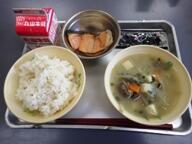 麦ごはん 味噌けんちん汁 鮭塩焼き 麦ごはん 味噌けんちん汁 鮭塩焼き