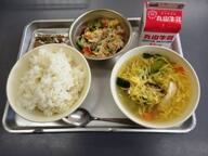 麦ごはん　鶏飯　　千切り大根のサラダ　　つぼ漬け