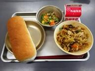 コッペパン 焼きそば アスパラガスのサラダ コッペパン 焼きそば アスパラガスのサラダ