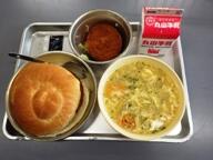 バーガーパン コロッケ ゆでキャベツ コーンスープ バーガーパン コロッケ ゆでキャベツ コーンスープ