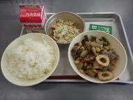 ごはん 五目豆 ツナ和え のりふりかけ ごはん 五目豆 ツナ和え のりふりかけ