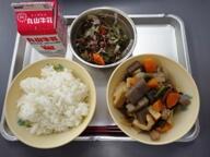 ごはん 筑前煮 ゆかり和え ごはん 筑前煮 ゆかり和え