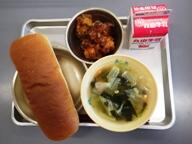 黒糖パン たこ焼き風揚げ 野菜スープ 黒糖パン たこ焼き風揚げ 野菜スープ