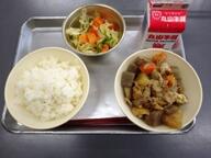 ご飯　　豚骨煮　　ごま酢和え