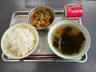 麦ごはん 豚肉とキャベツのピリ辛炒め わかめのスープ 麦ごはん 豚肉とキャベツのピリ辛炒め わかめのスープ