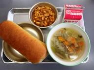 コッペパン 鶏肉と大豆のトマト煮 五目スープ コッペパン 鶏肉と大豆のトマト煮 五目スープ